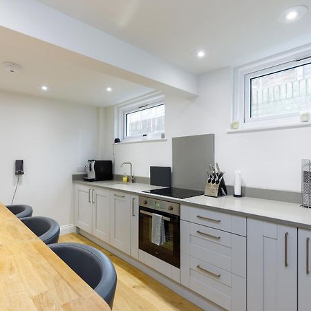 Spacious 2 Bedroom Apartment With Beautiful Garde Brighton Exterior photo