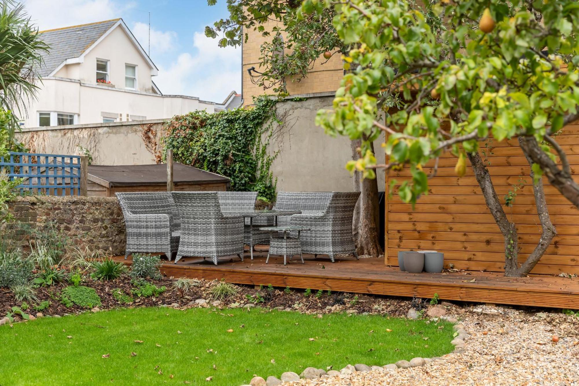 Spacious 2 Bedroom Apartment With Beautiful Garde Brighton Exterior photo