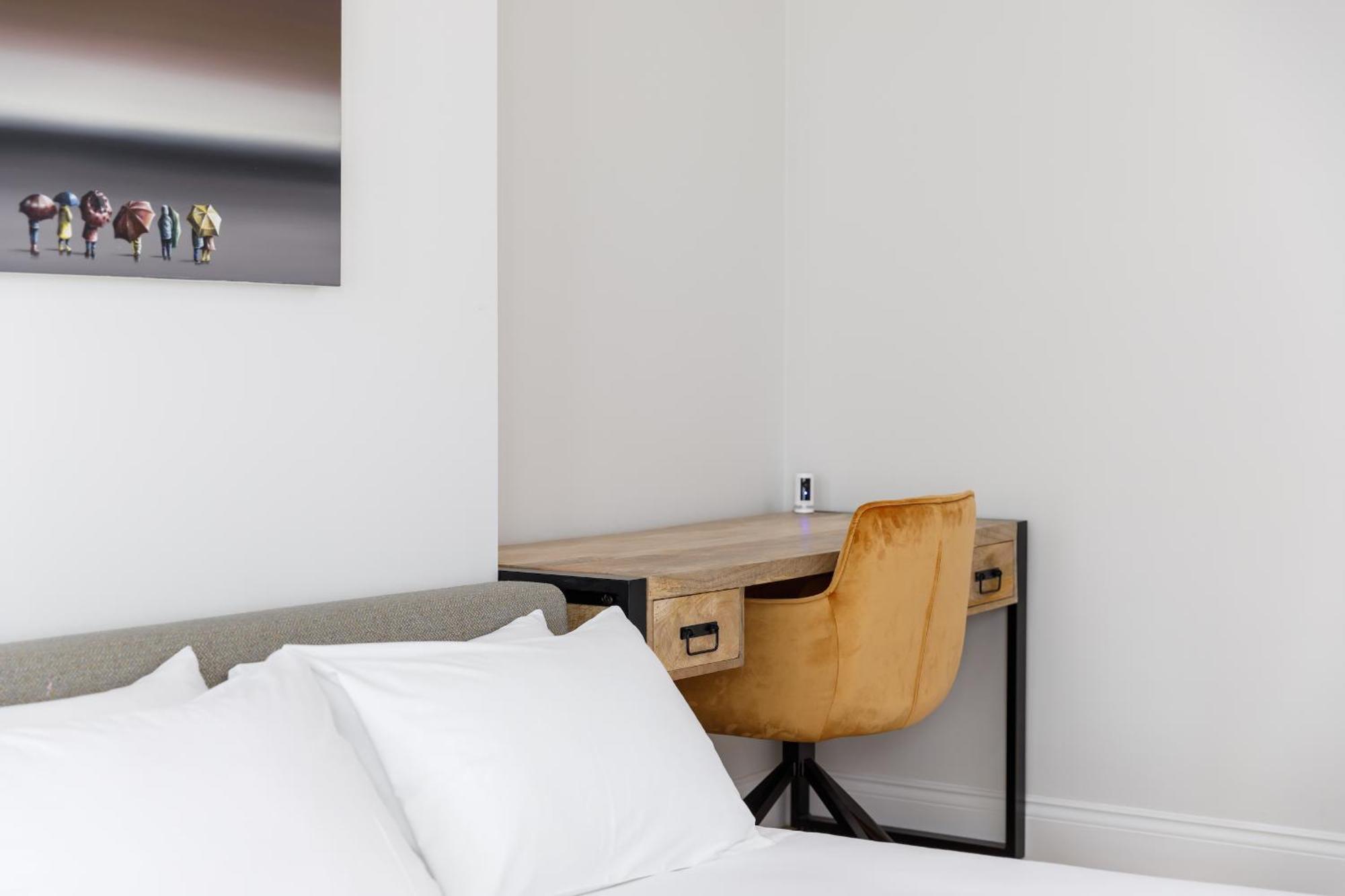 Spacious 2 Bedroom Apartment With Beautiful Garde Brighton Exterior photo