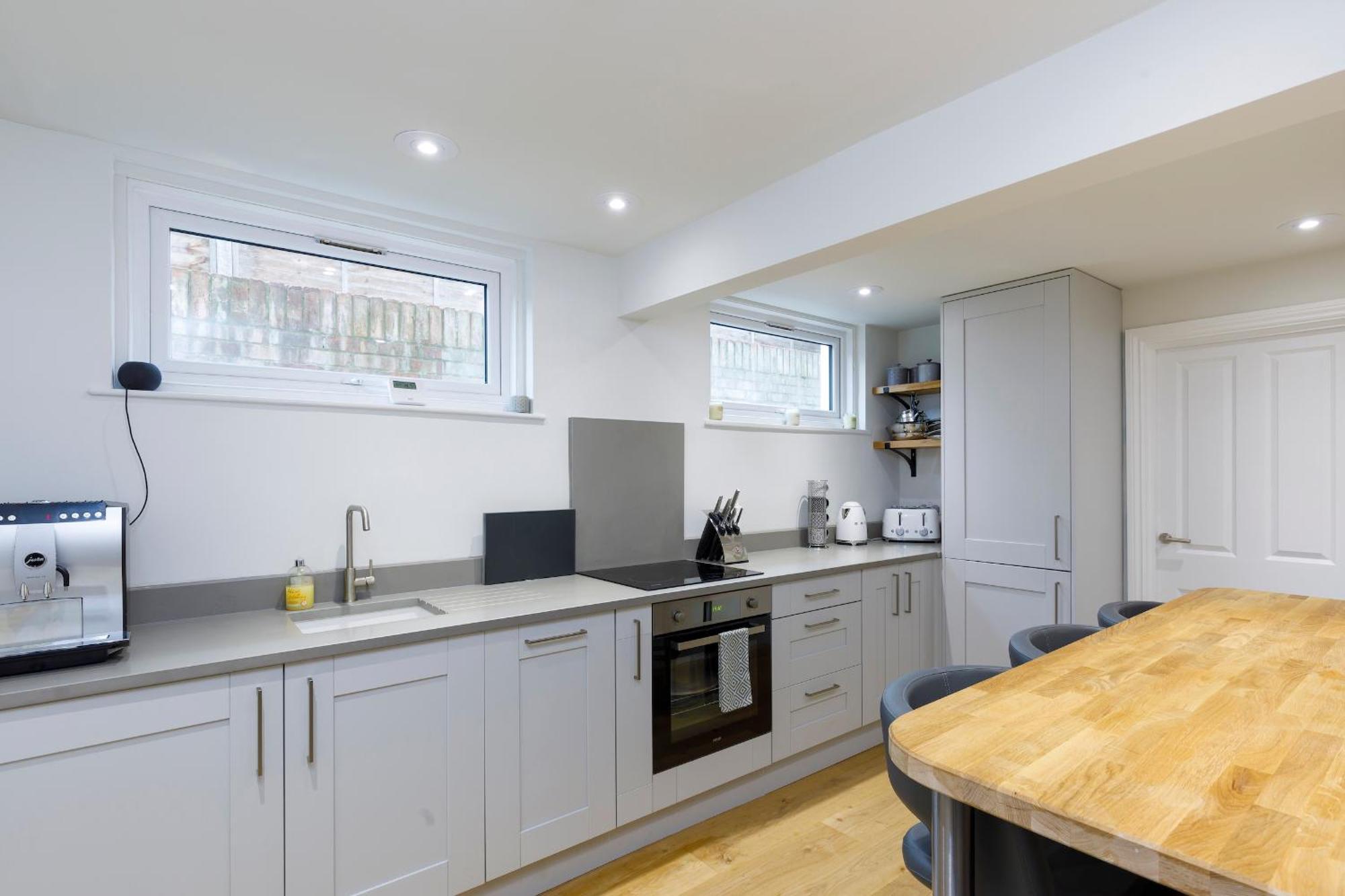 Spacious 2 Bedroom Apartment With Beautiful Garde Brighton Exterior photo