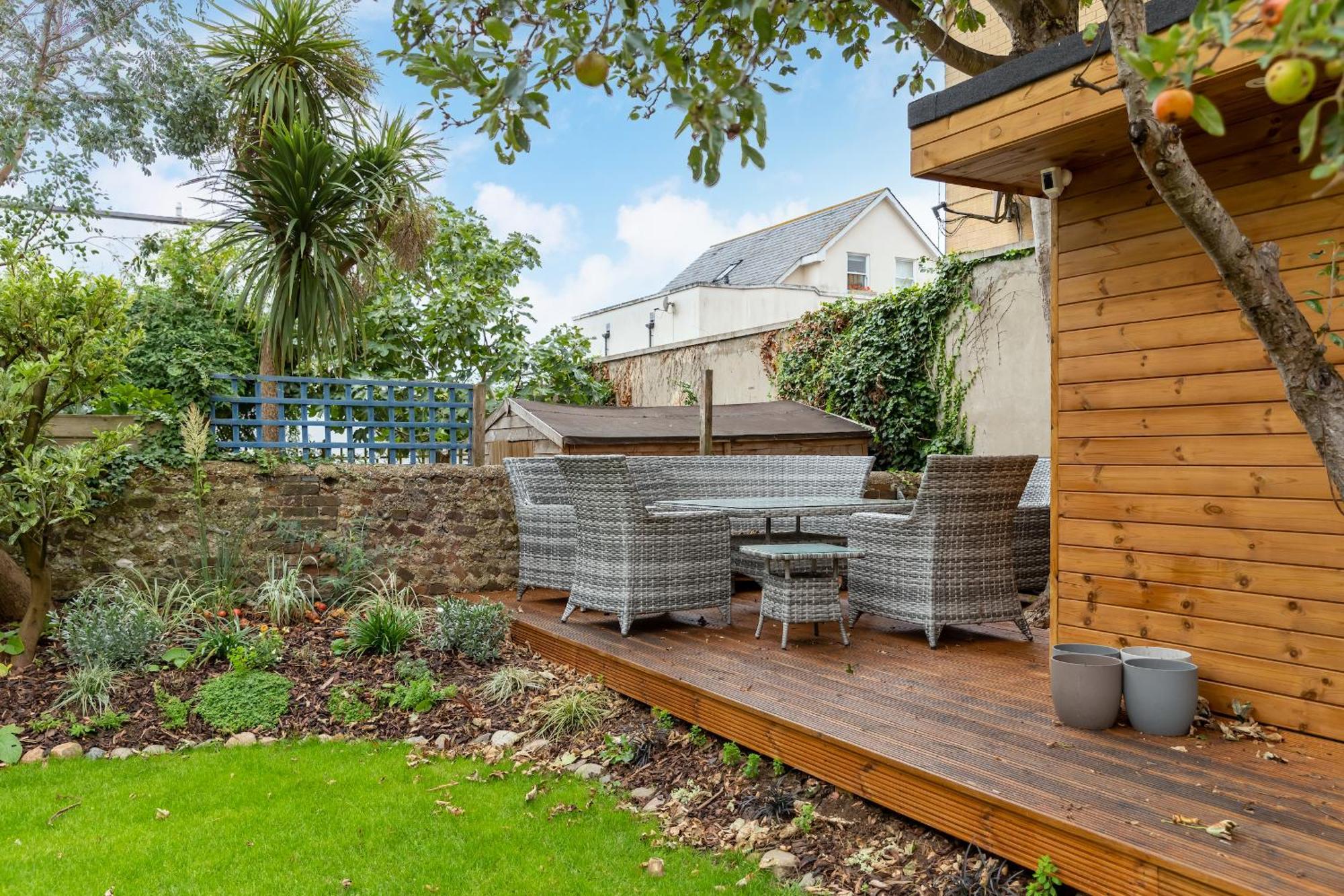 Spacious 2 Bedroom Apartment With Beautiful Garde Brighton Exterior photo